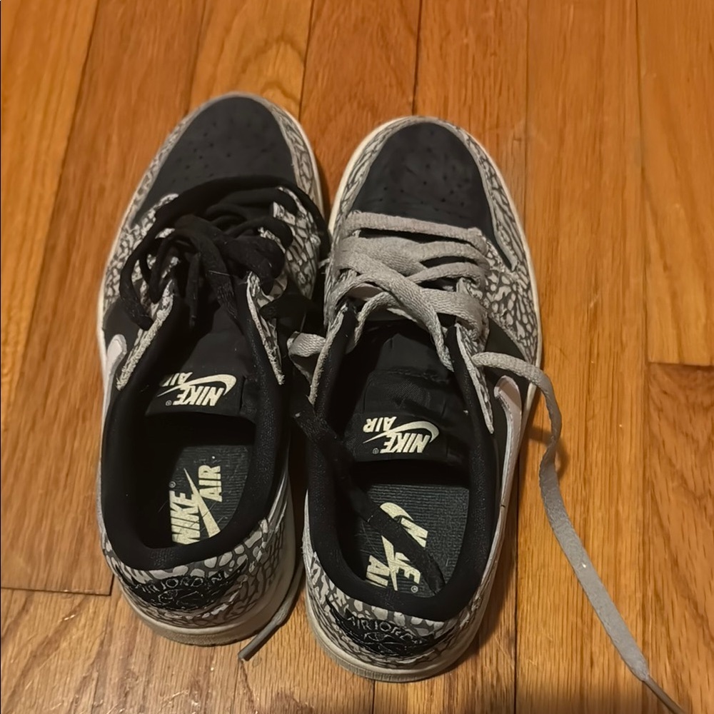 Nike Kids Black and Gray Sneakers